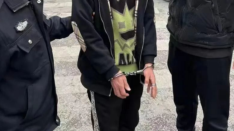 落网前一秒 他还在查“诈骗判几年”落网前一秒，他还在查诈骗判几年——一名自媒体作者的深度剖析
