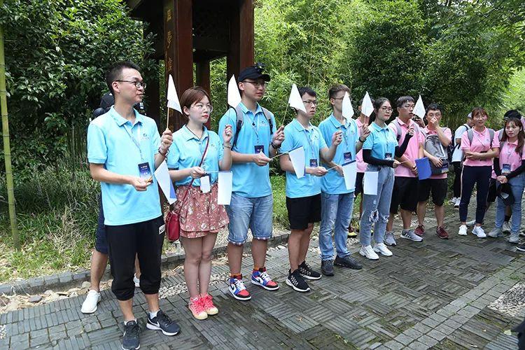 七夕“垃圾桶寻宝”火了七夕垃圾桶寻宝火了，一场独特的浪漫寻宝之旅