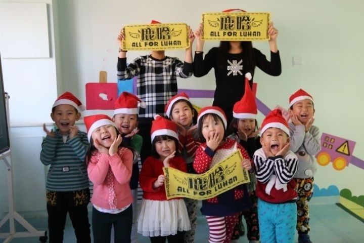 5万余人观礼离场后干干净净万人观礼，离场后依然干干净净，一场文明素质的展现