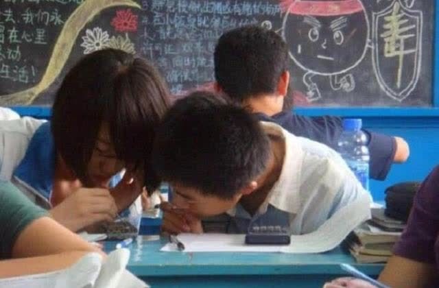 大学男女同桌大学男女同桌，一种别样的校园体验